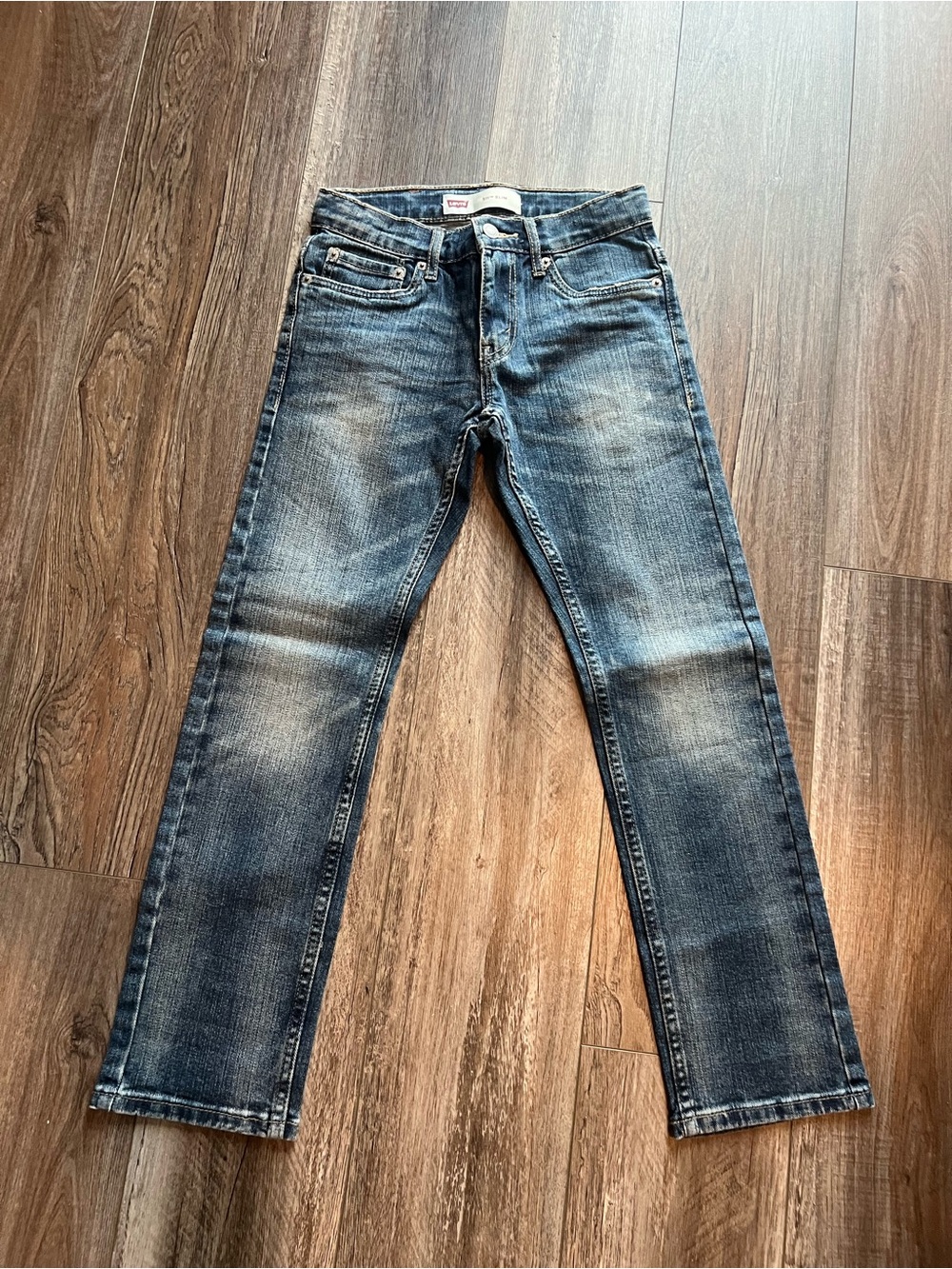 Levi's Straight Jeans in Faded Blue Wash